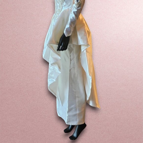 Vintage 90's Fitted Detachable Train Wedding Gown - Picture 6 of 16
